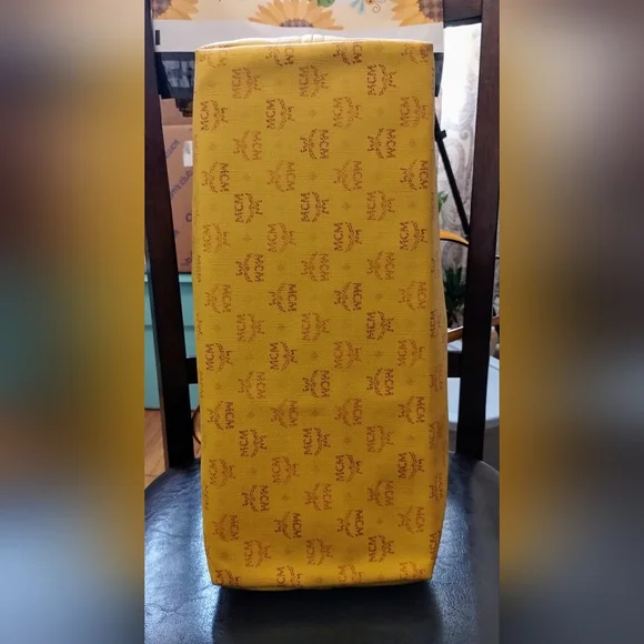 MCM Yellow Tote Bag with Iconic Monogram Pattern - Picture 10 of 13